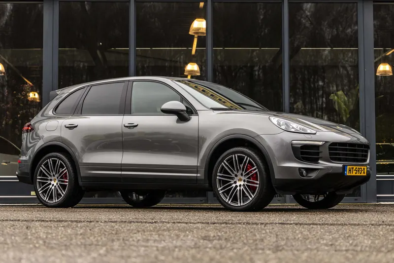 Porsche Cayenne (2015)