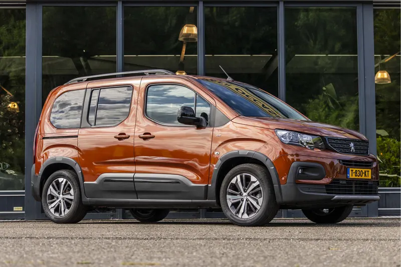 Peugeot E-Rifter (2021)