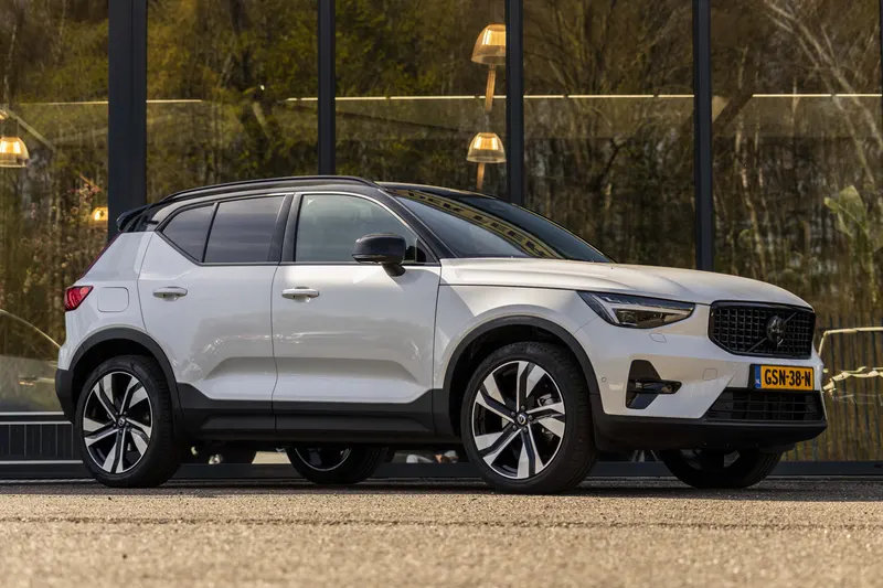 Volvo XC40 (2024)