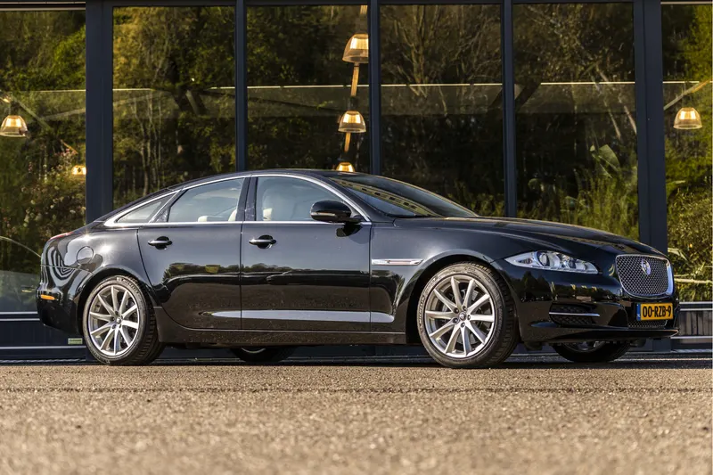 Jaguar XJ (2010)