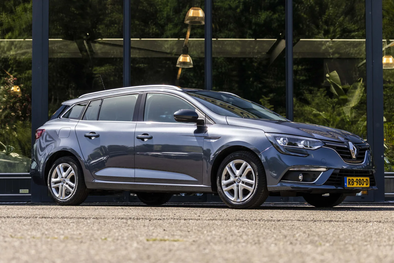 Renault Mégane (2017) — foto 1