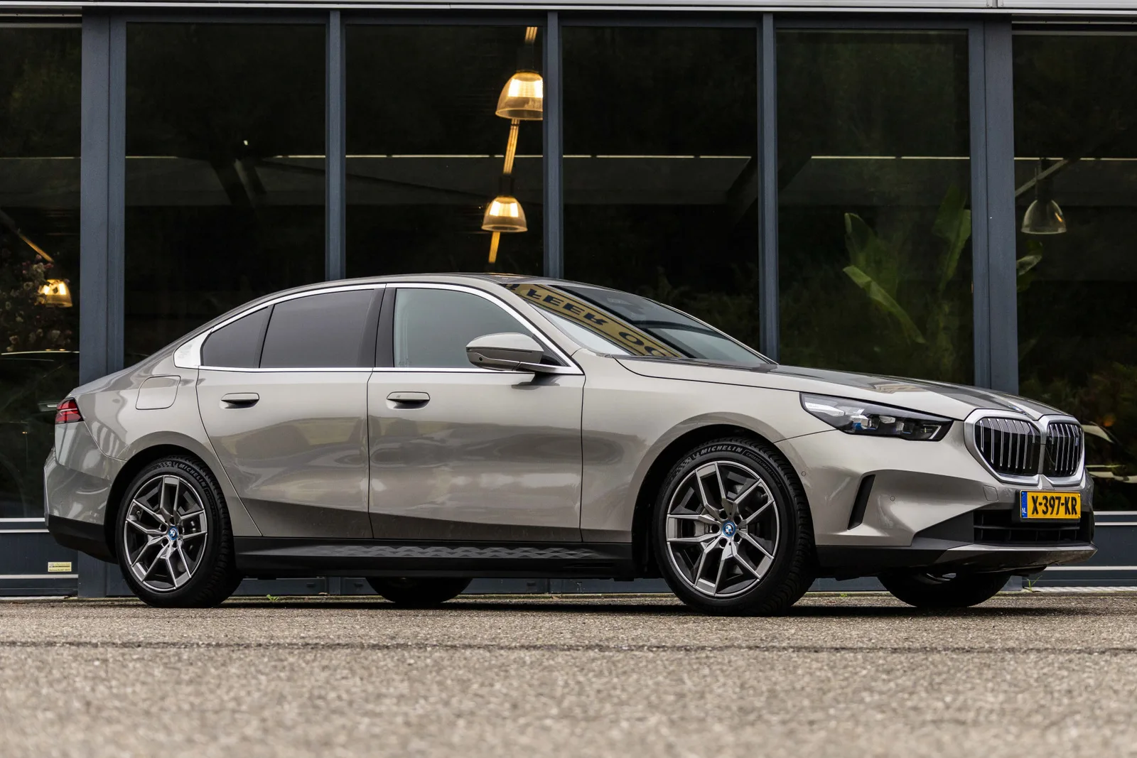 BMW i5 (2023) — foto 1
