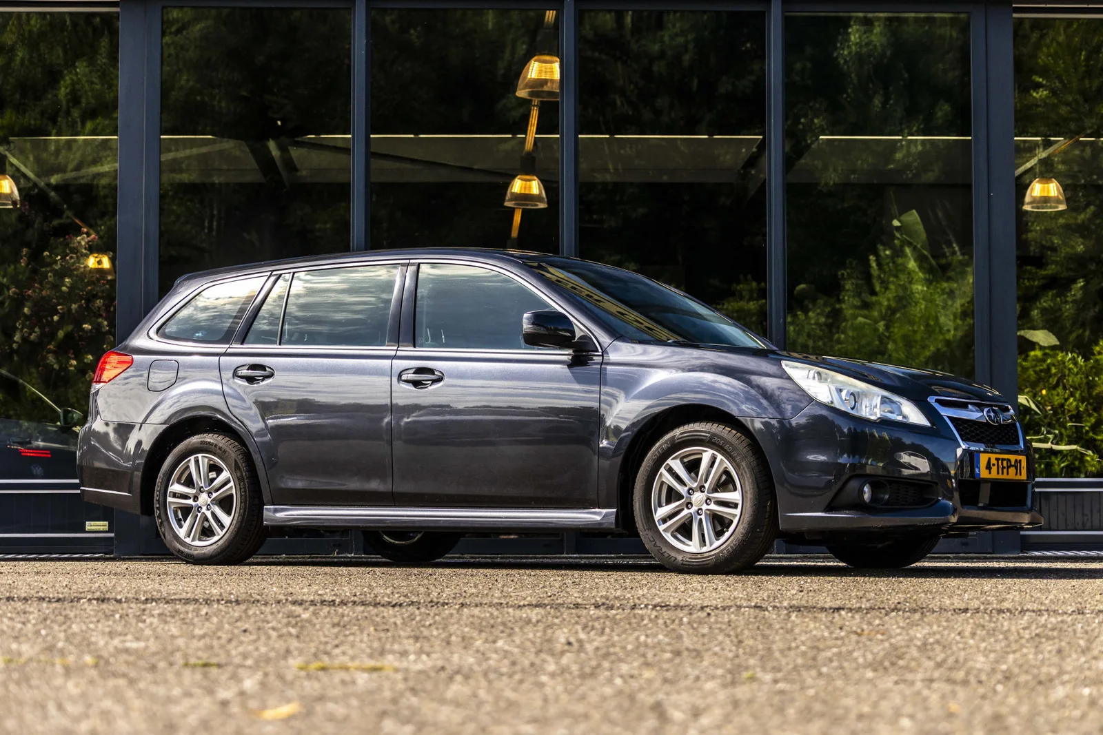 Subaru Legacy (2014) — foto 1