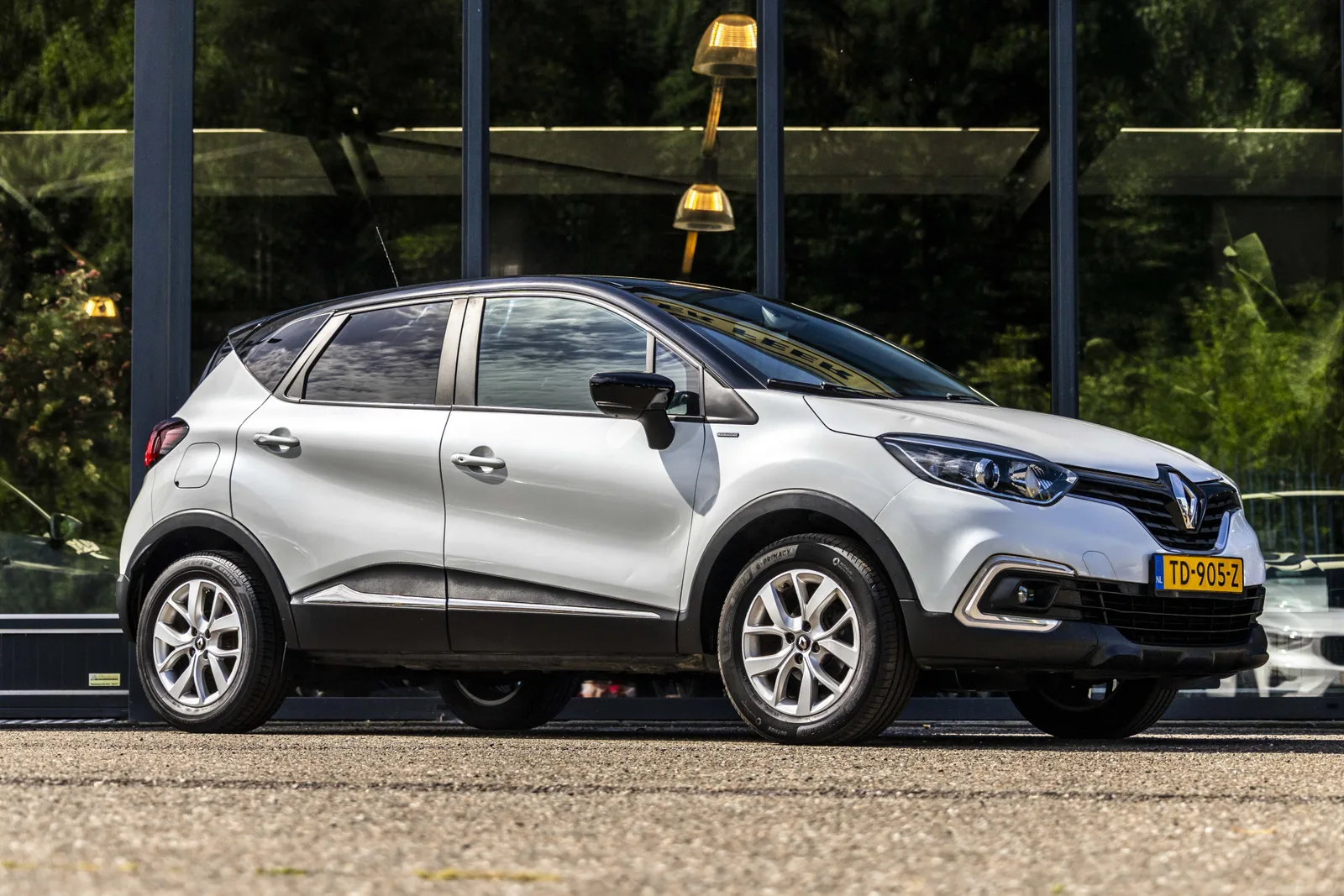 Renault Captur (2018) — foto 1