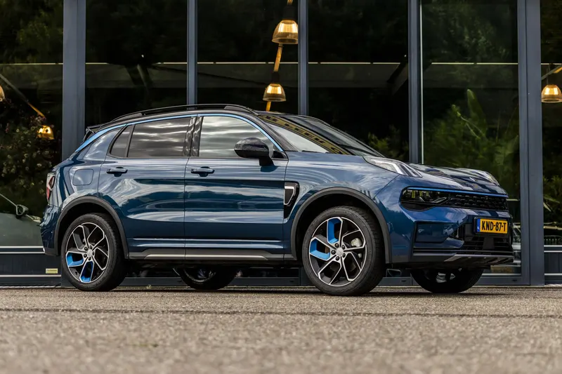 Lynk & Co 01