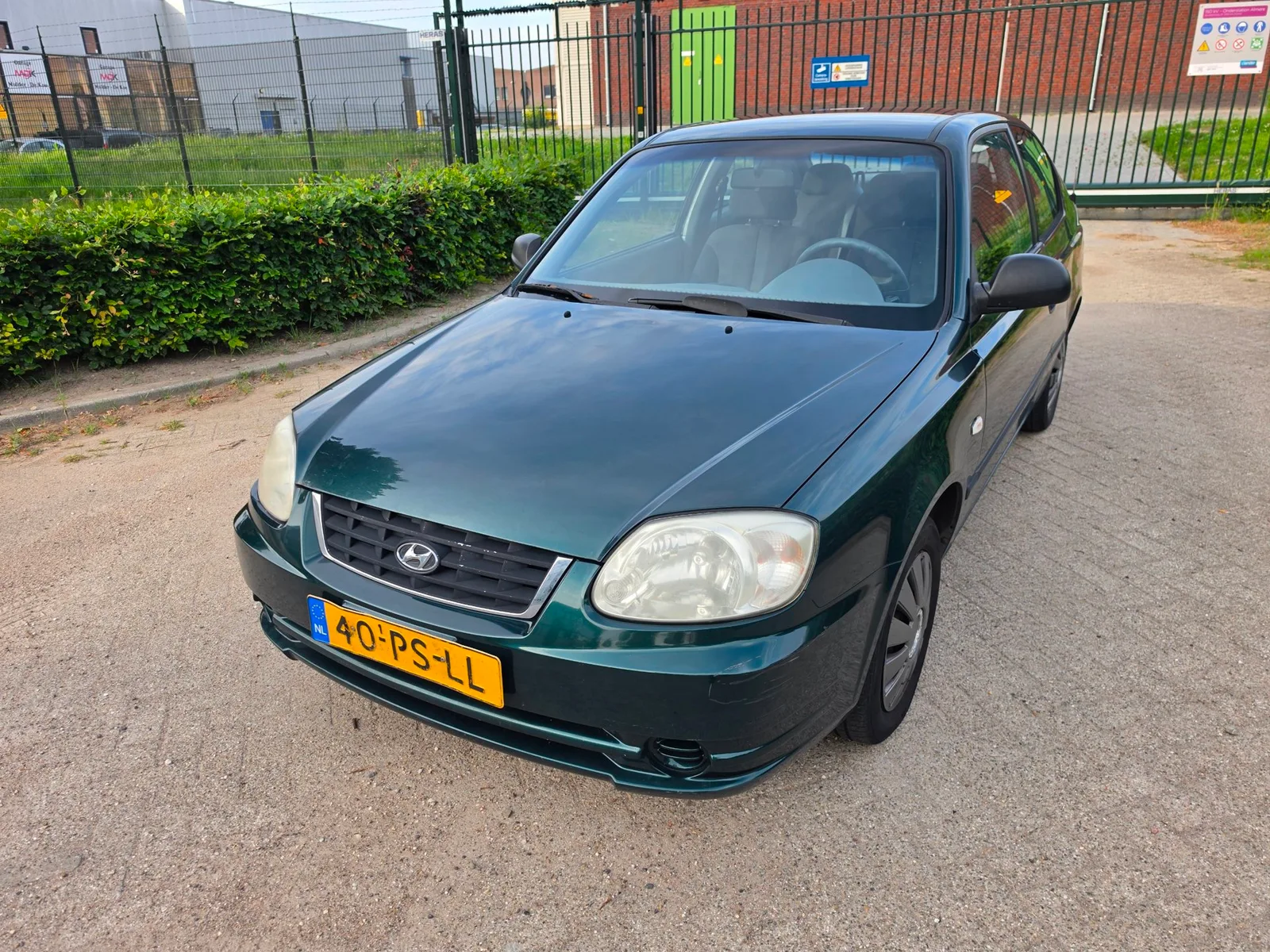 Hyundai Accent (2004) — foto 1