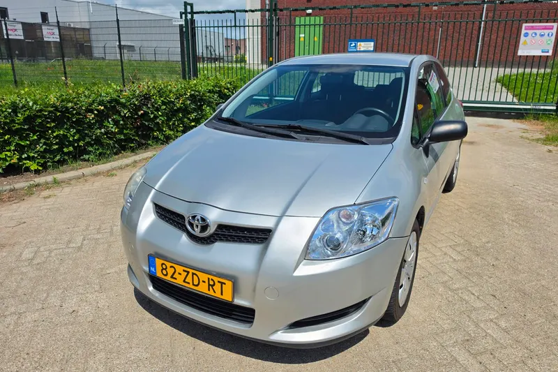 Toyota Auris (2008)