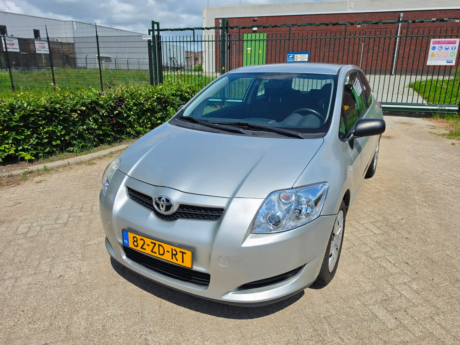 Toyota Auris (2008) — foto 1