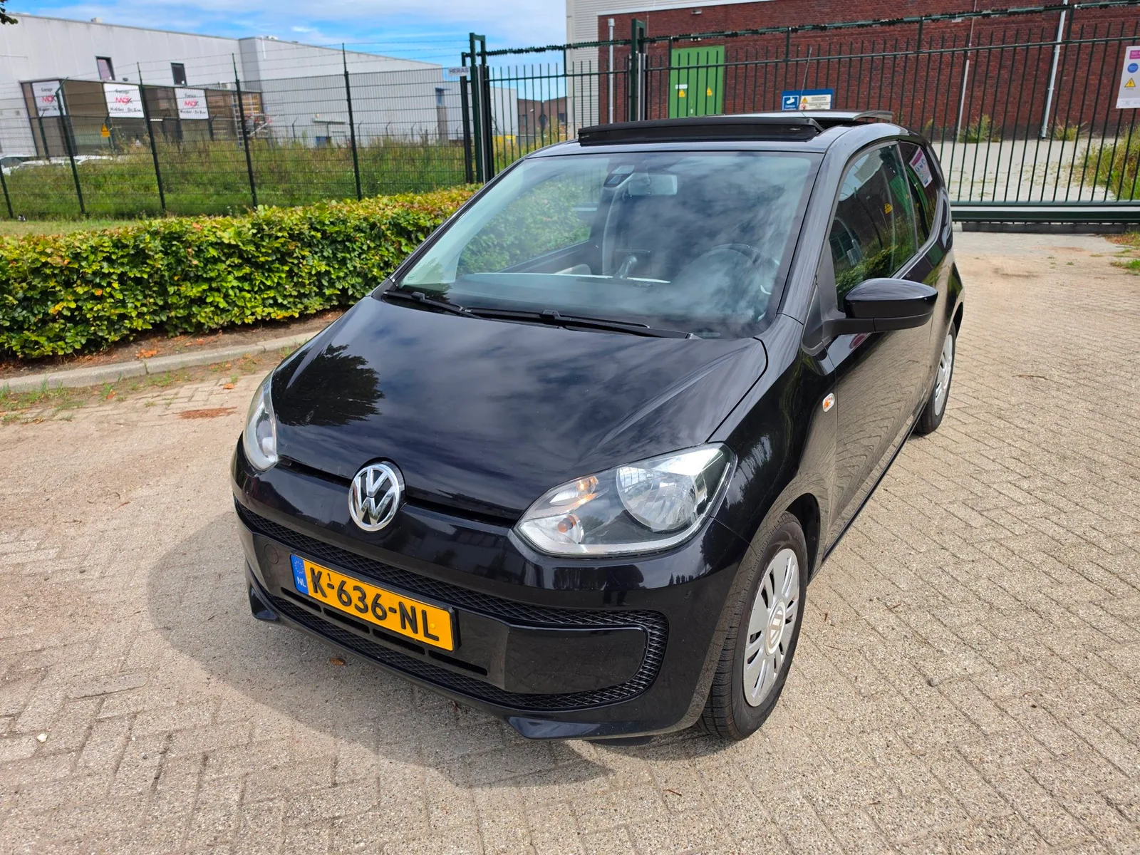 Volkswagen Up! (2012) — foto 1