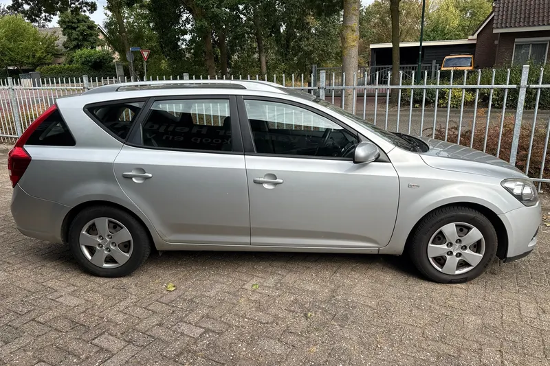 Kia Cee'd (2010)