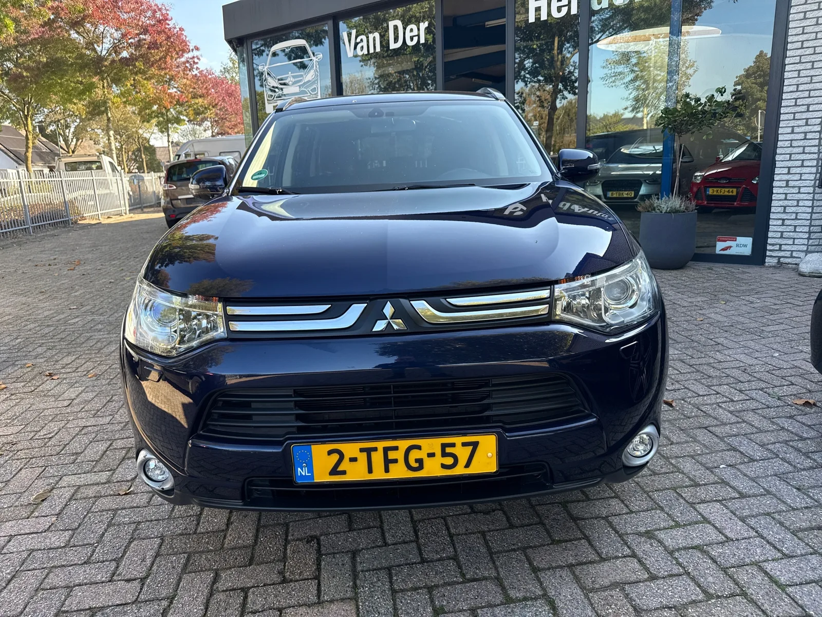 Mitsubishi Outlander (2014) — foto 1