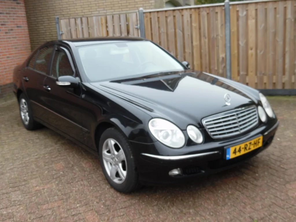 Mercedes-Benz E-Klasse (2005) — foto 1