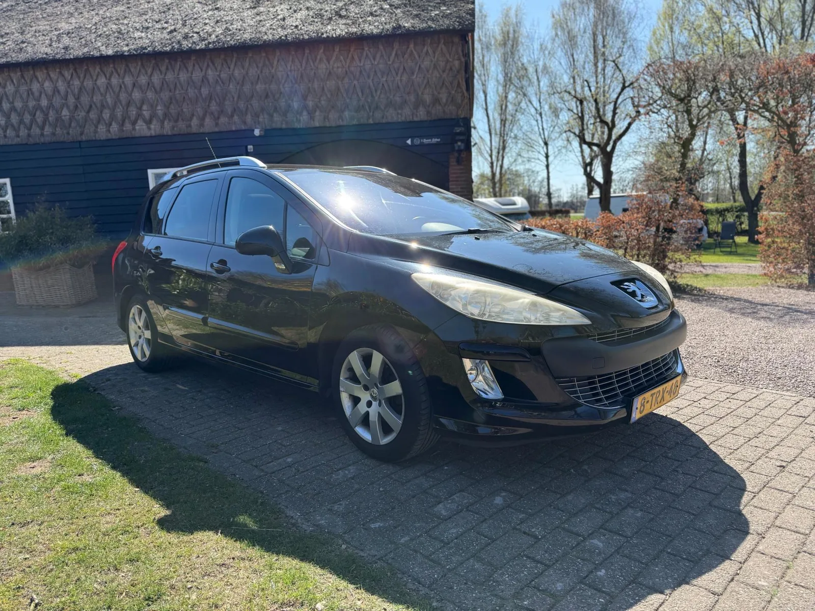 Peugeot 308 (2011) — foto 1