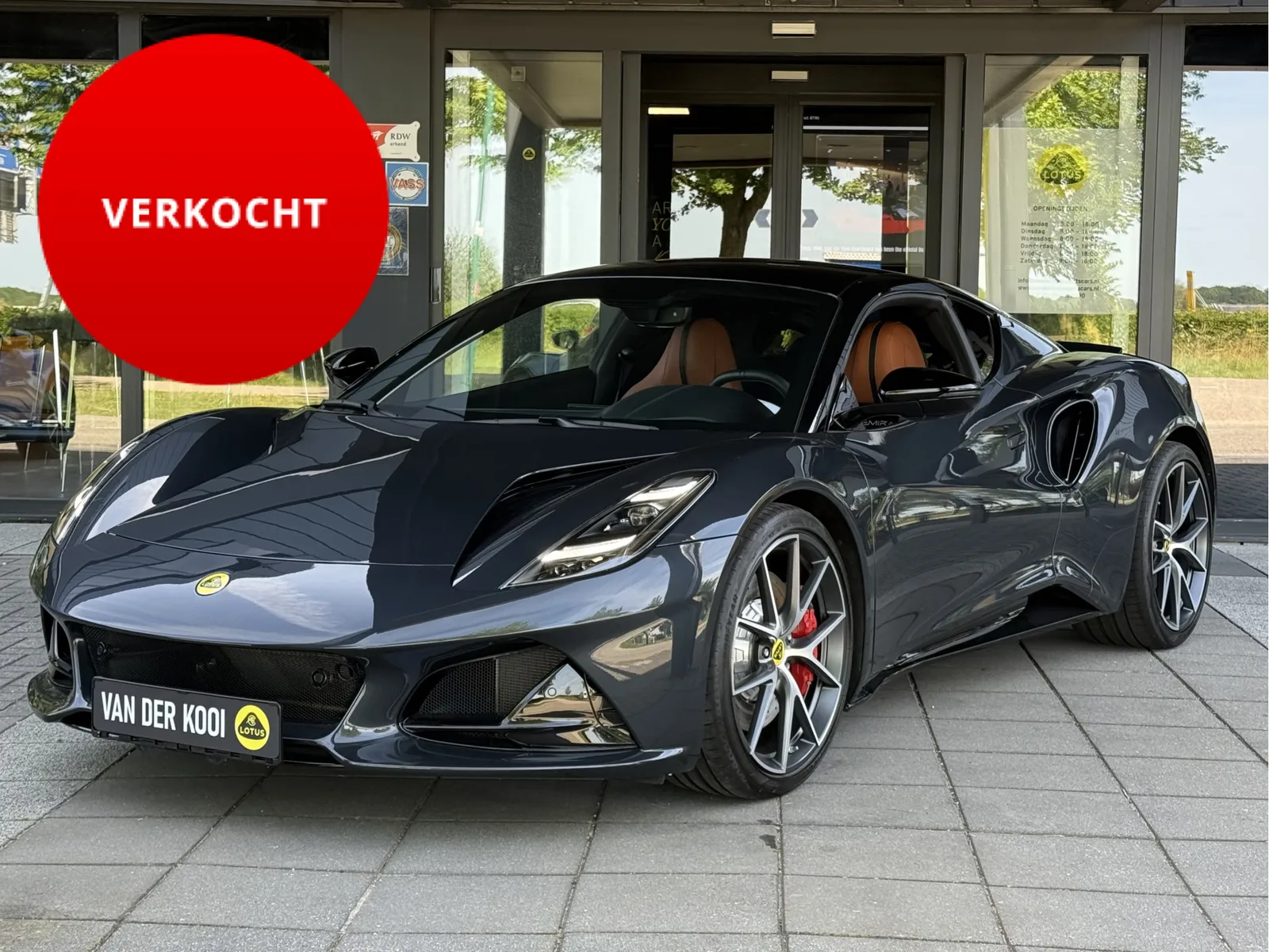 Lotus Emira (2022) — foto 1