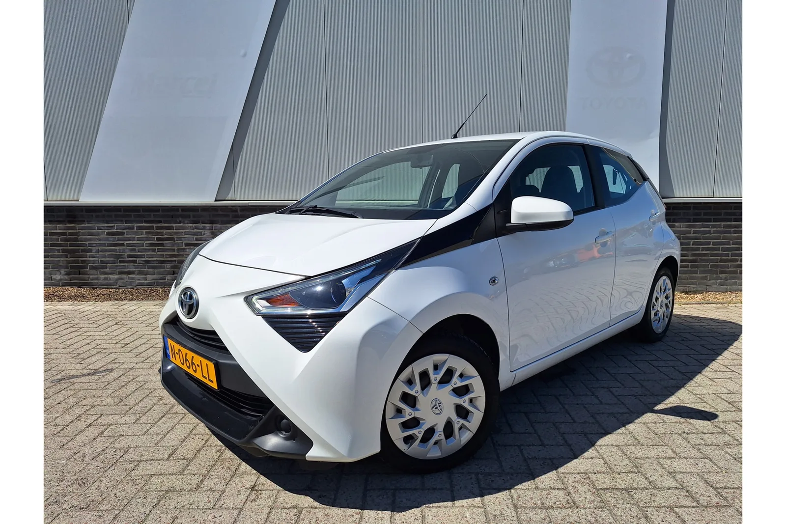 Toyota Aygo (2021) — foto 1