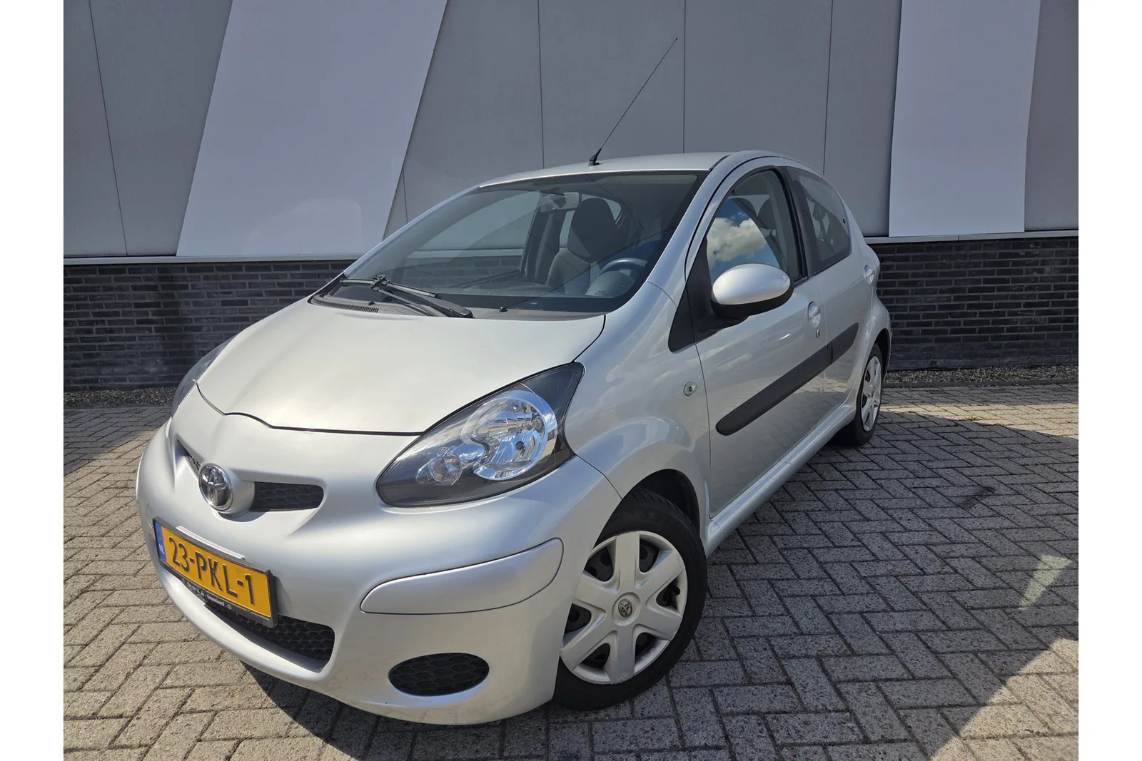 Toyota Aygo (2011) — foto 1
