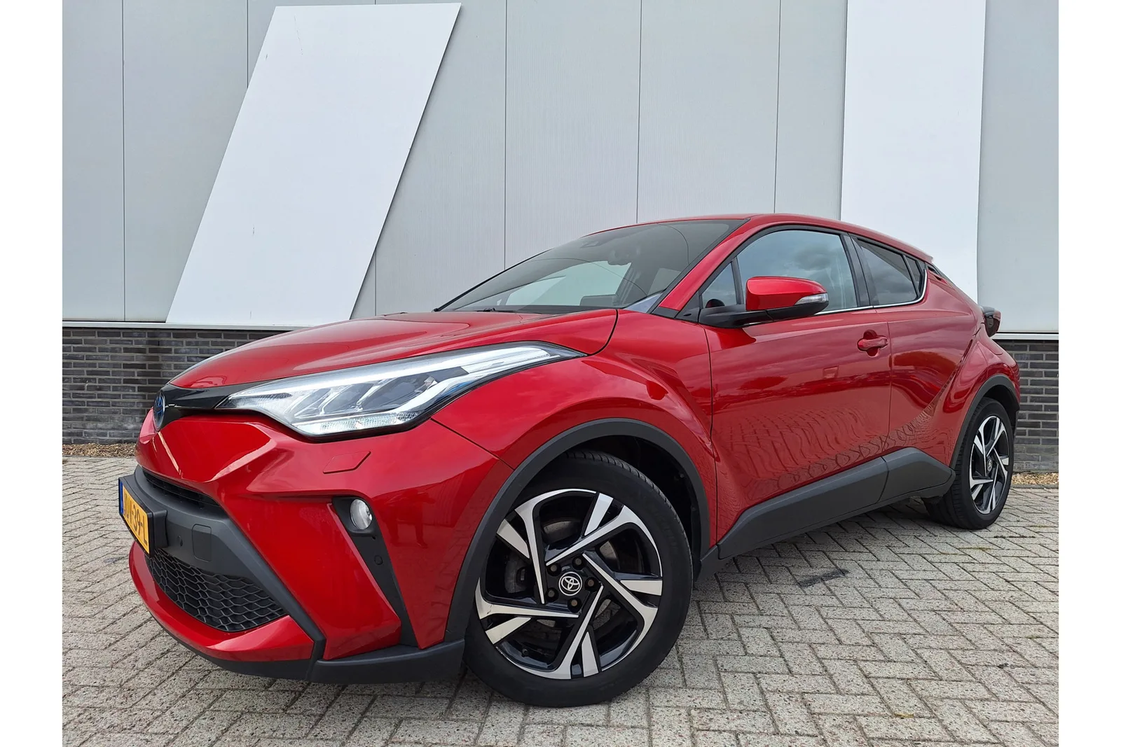 Toyota C-HR (2023) — foto 1