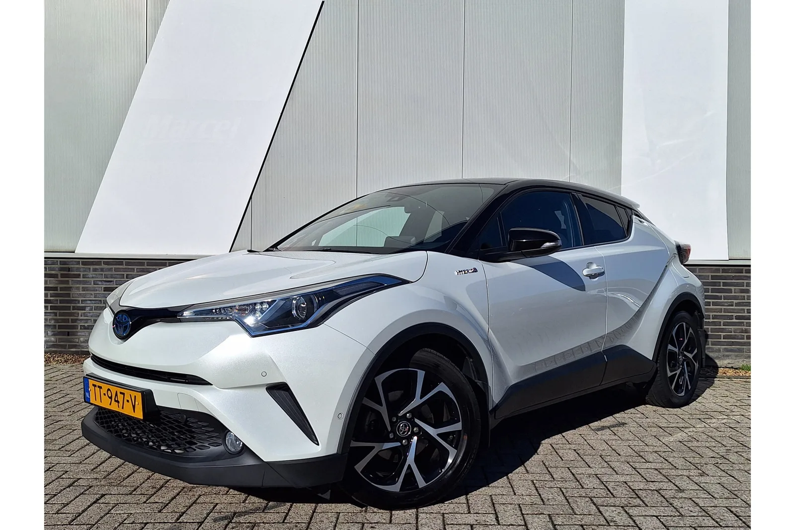 Toyota C-HR (2018) — foto 1