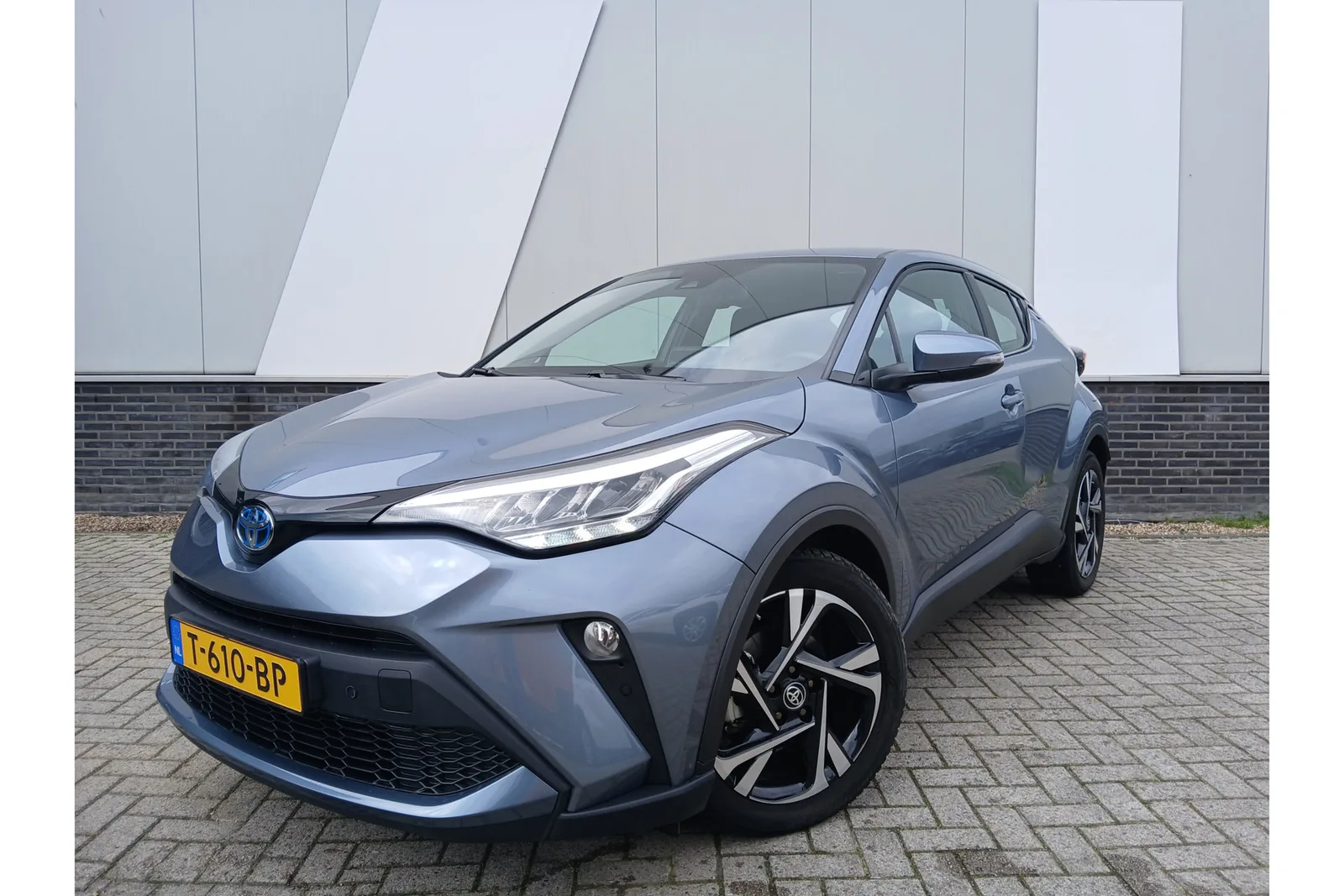 Toyota C-HR (2023) — foto 1