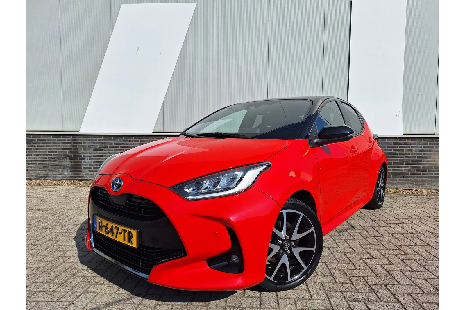 Toyota Yaris (2022) — foto 1