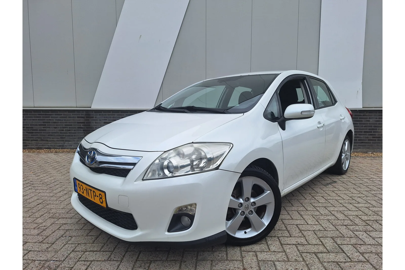 Toyota Auris (2010) — foto 1