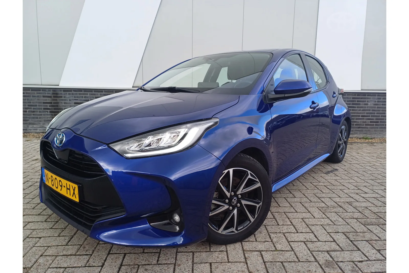 Toyota Yaris (2021) — foto 1