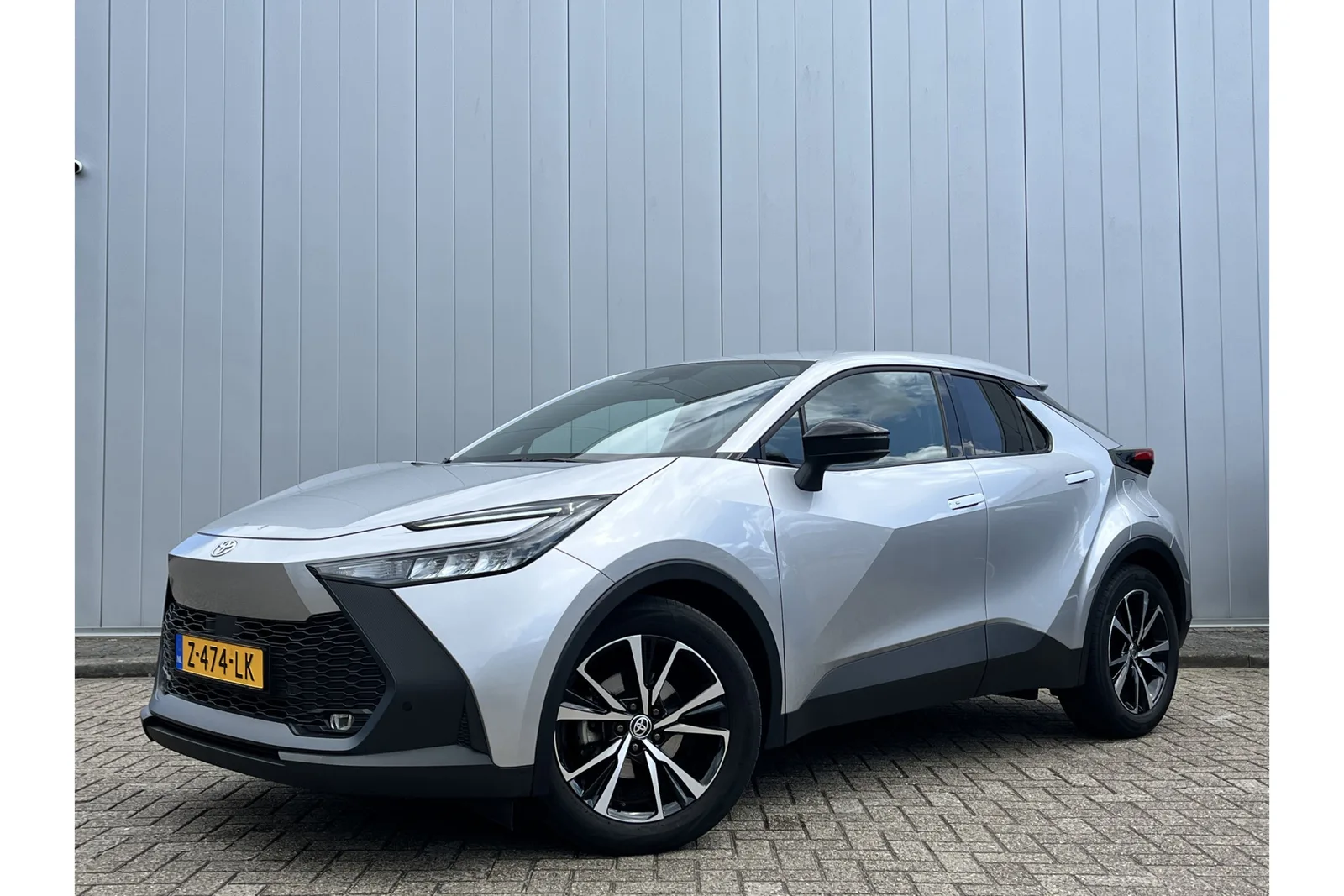 Toyota C-HR (2024) — foto 1