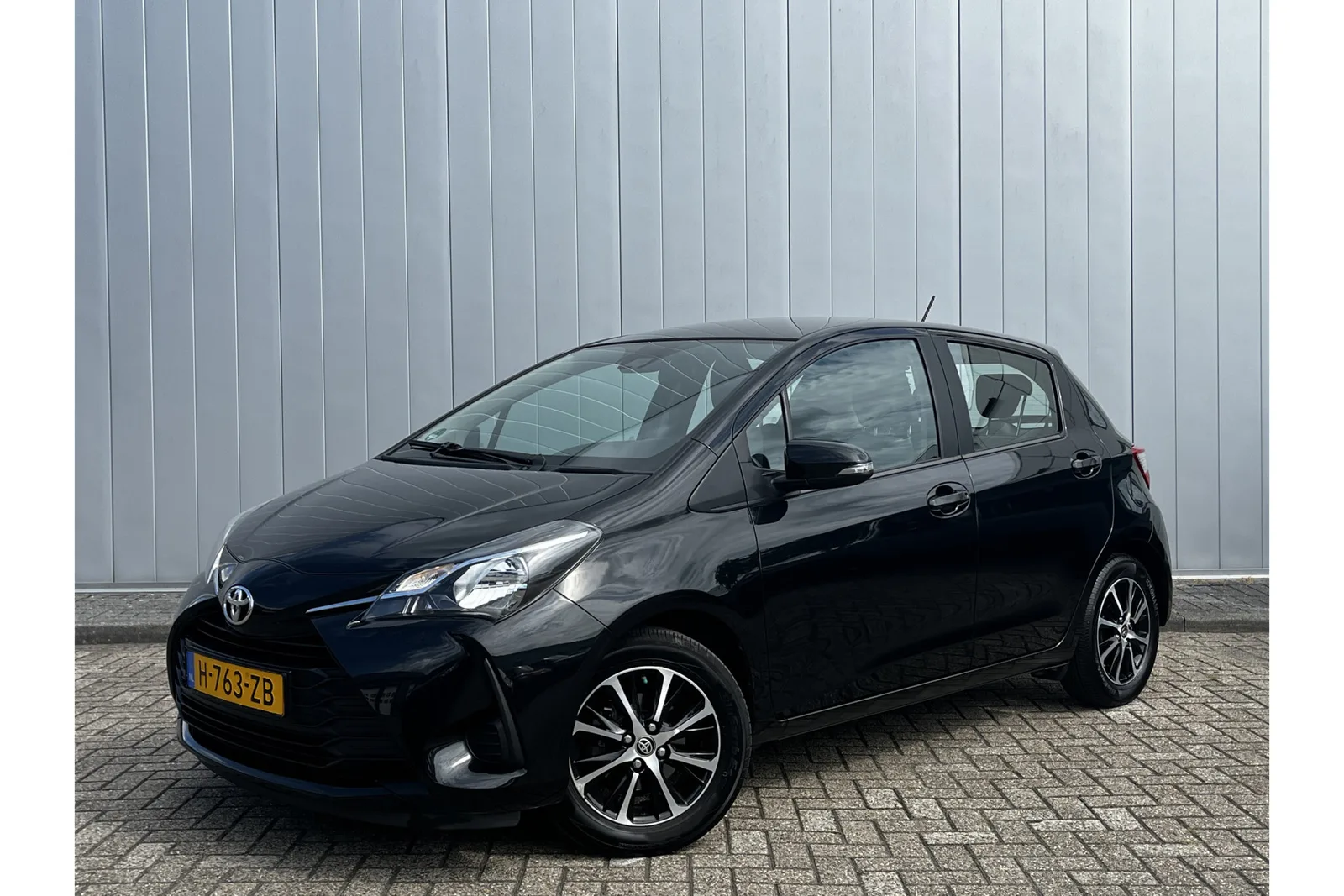 Toyota Yaris (2020) — foto 1