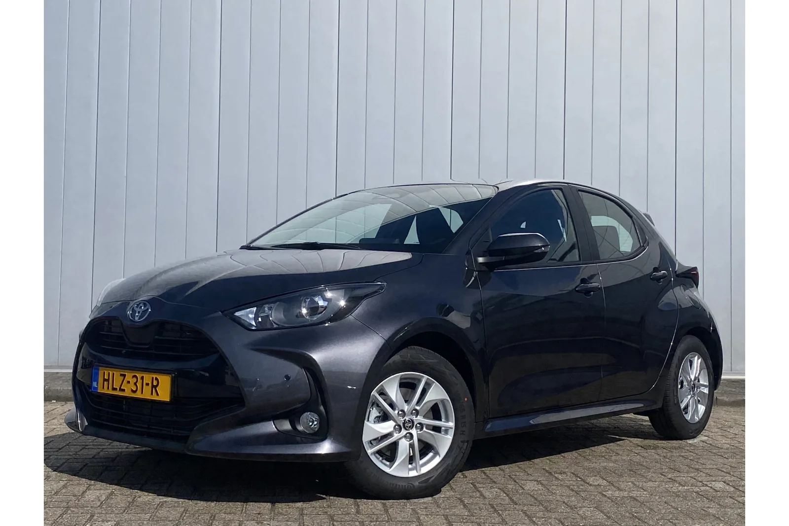 Toyota Yaris (2025) — foto 1