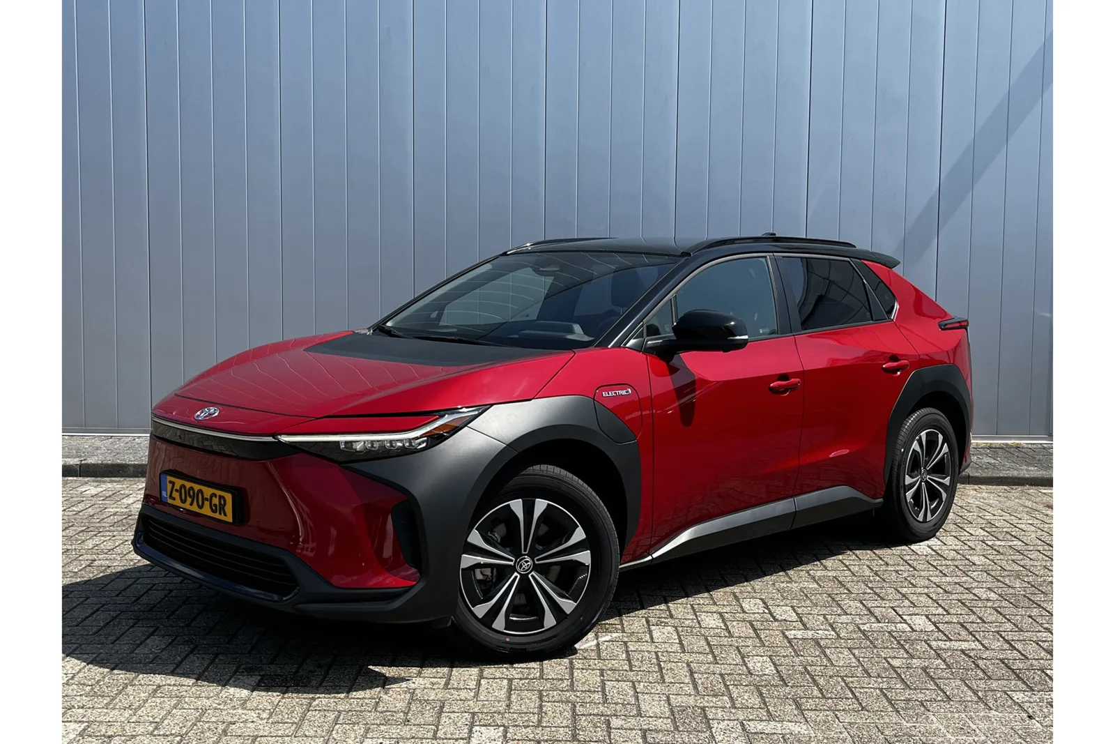 Toyota bZ4X (2024) — foto 1