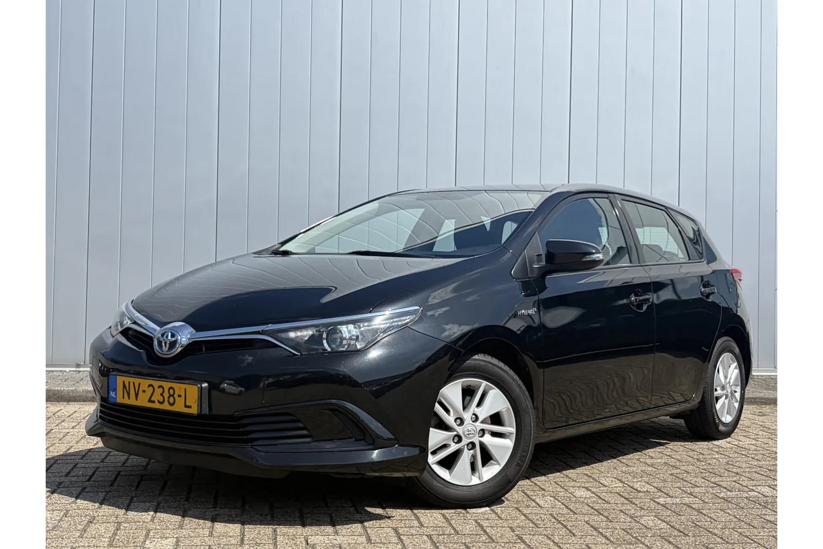 Toyota Auris (2017) — foto 1
