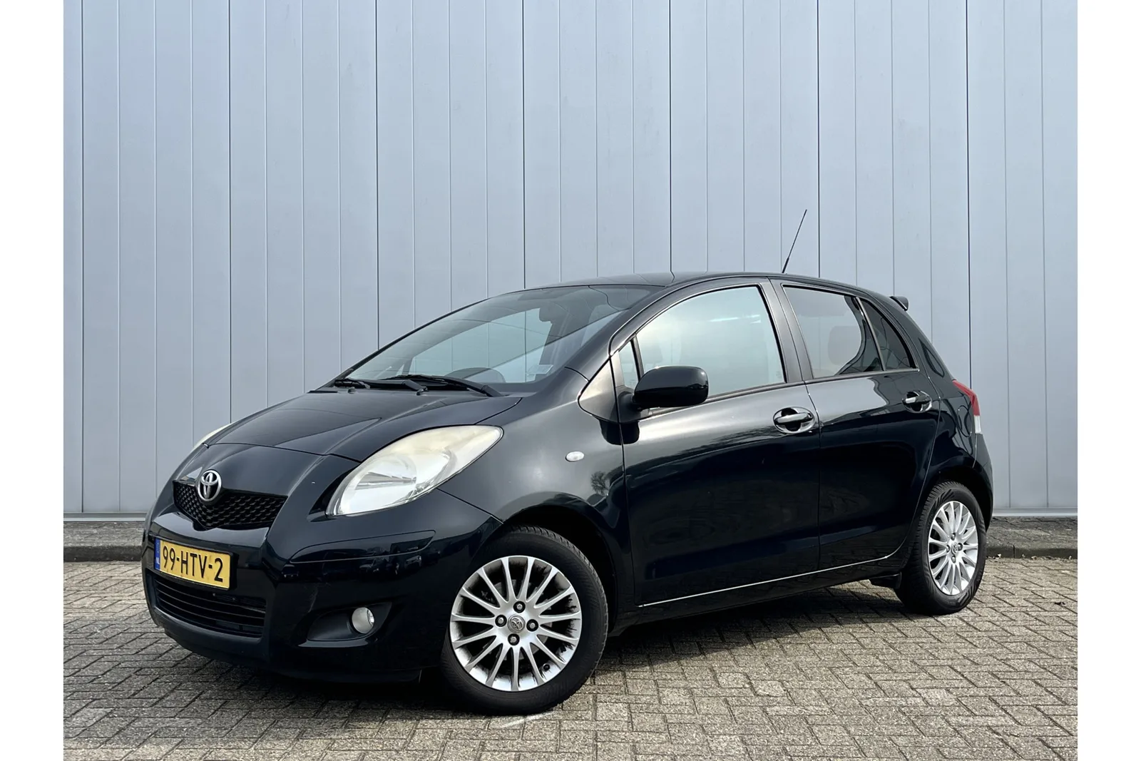 Toyota Yaris (2009) — foto 1