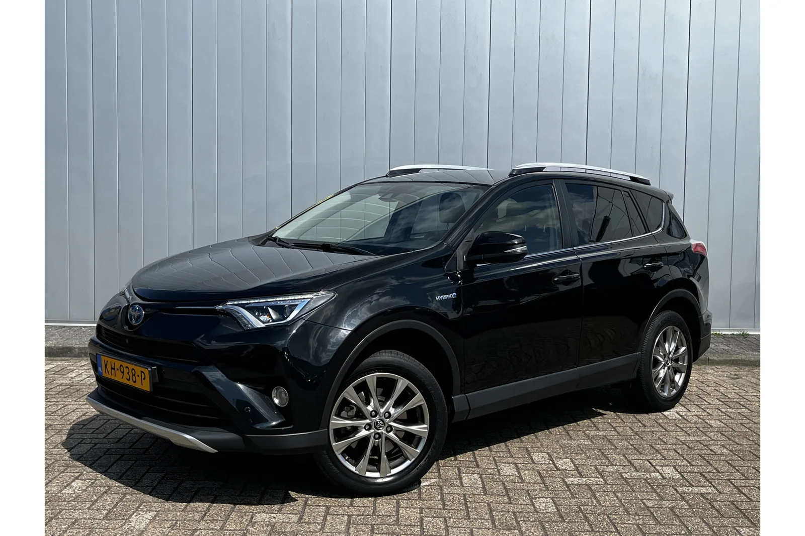 Toyota RAV4 (2016) — foto 1