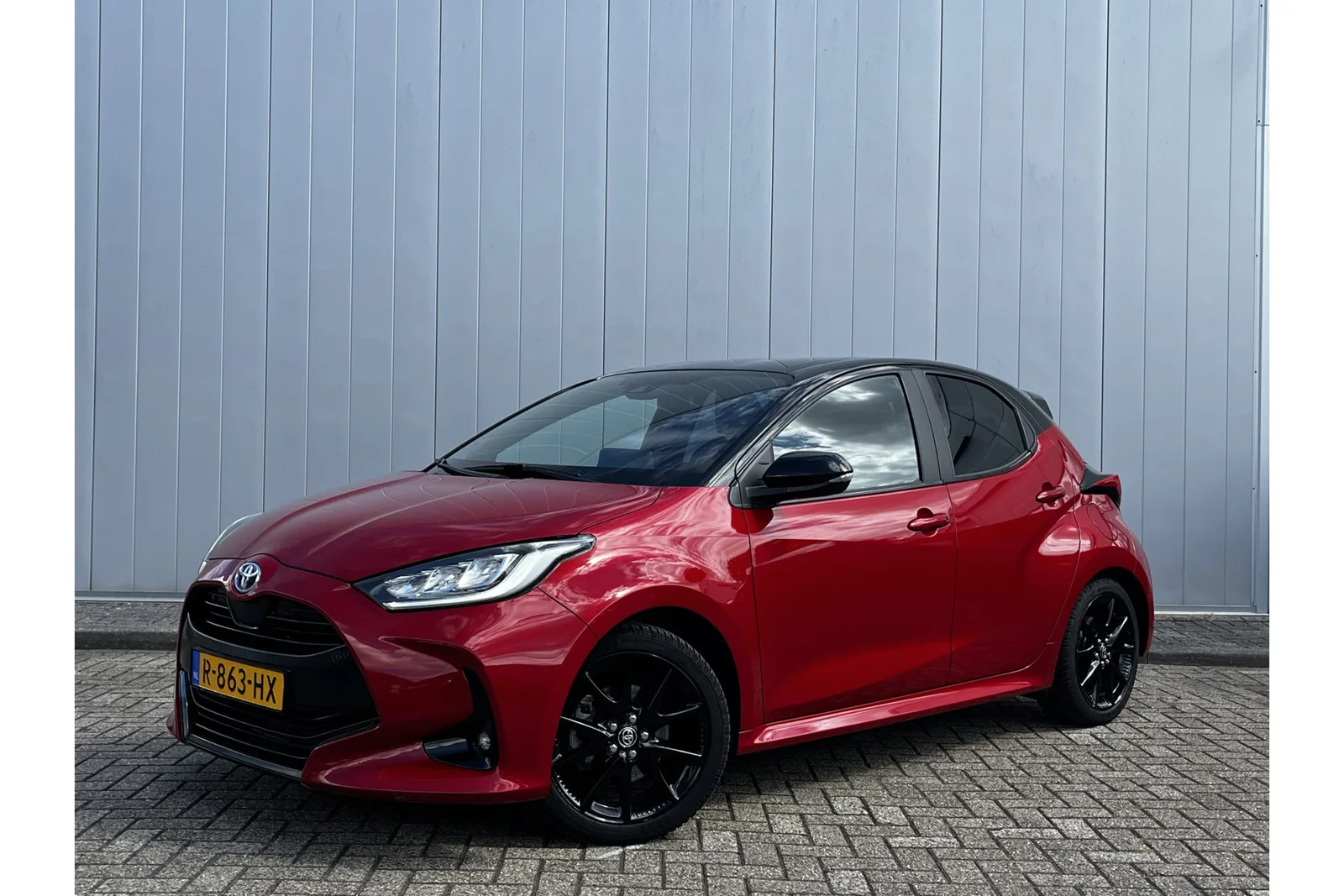 Toyota Yaris (2022) — foto 1
