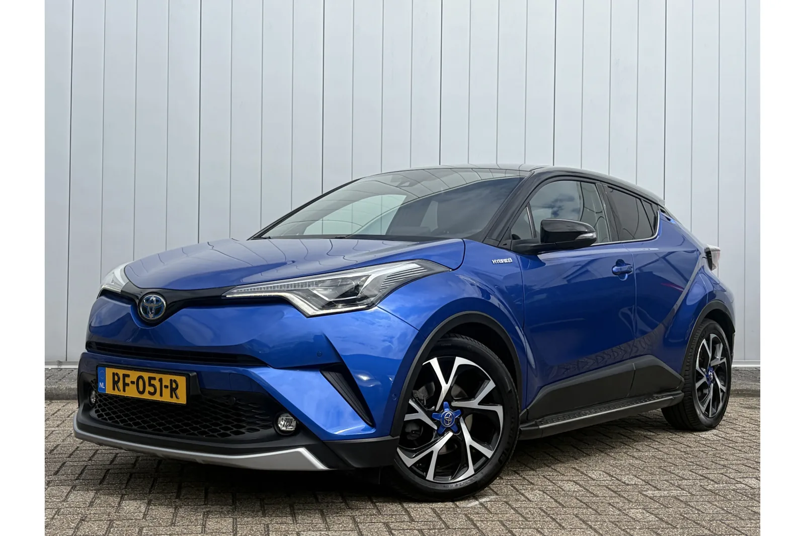 Toyota C-HR (2017) — foto 1