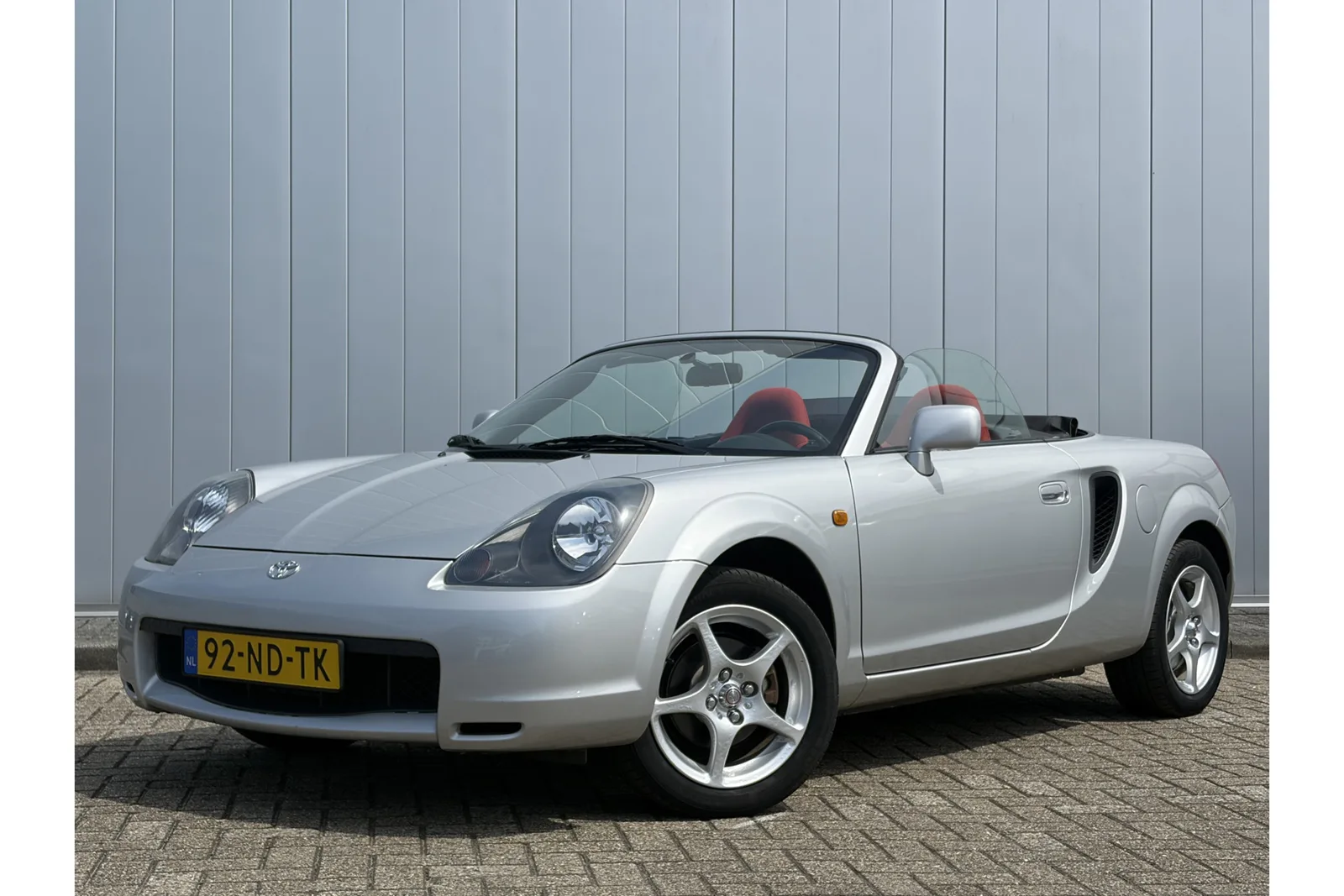Toyota MR2 (2000) — foto 1