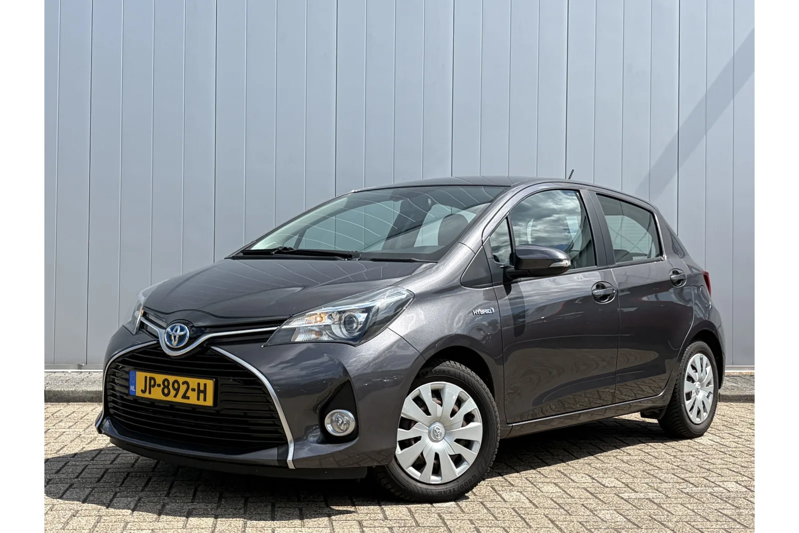 Toyota Yaris (2015) — foto 1