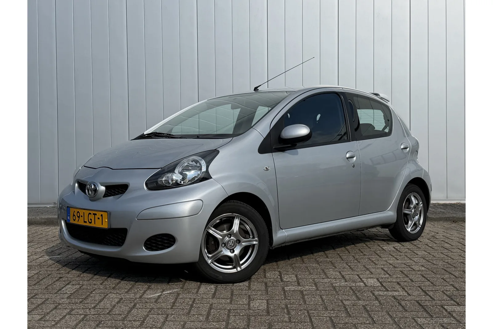 Toyota Aygo (2010) — foto 1