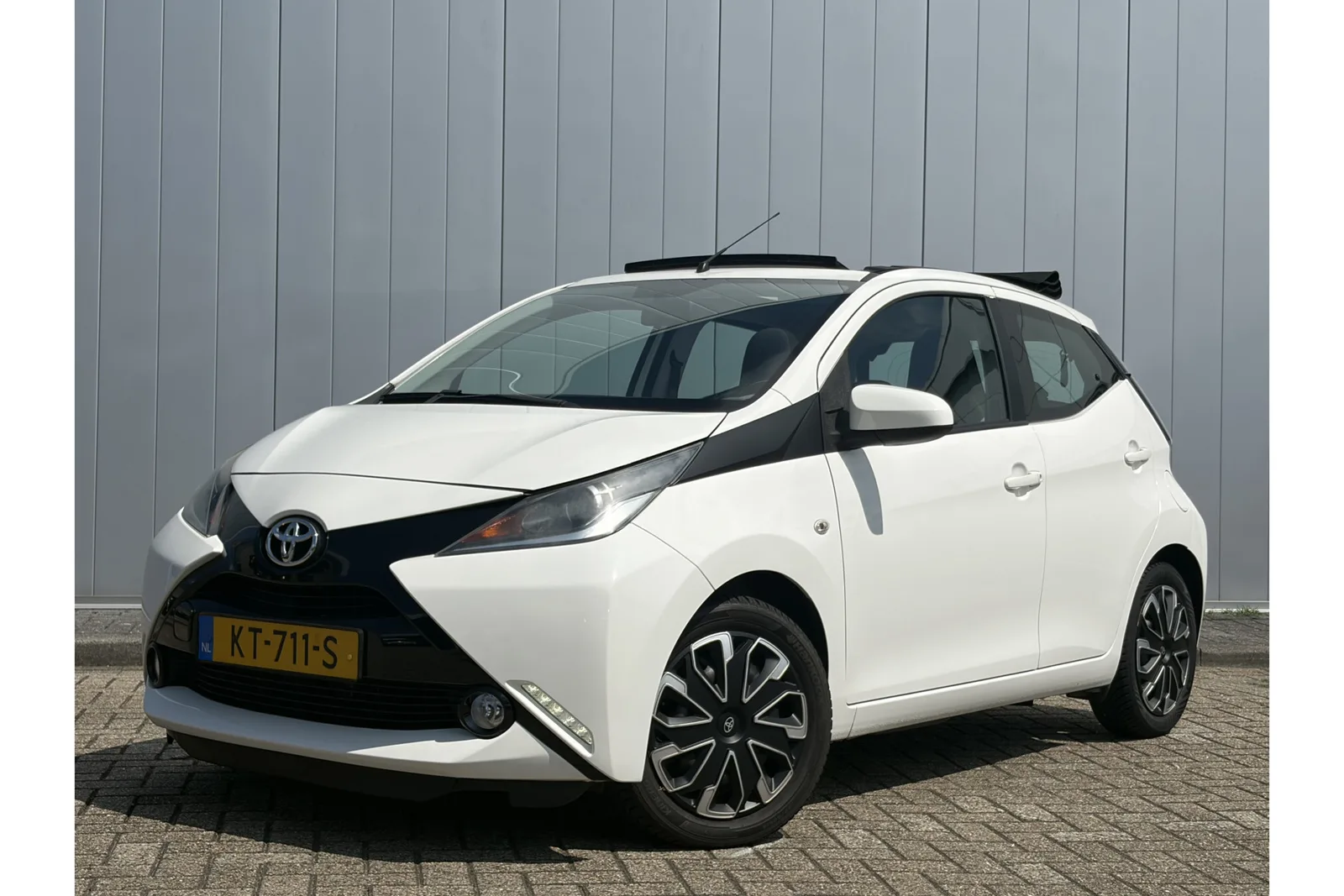 Toyota Aygo (2016) — foto 1
