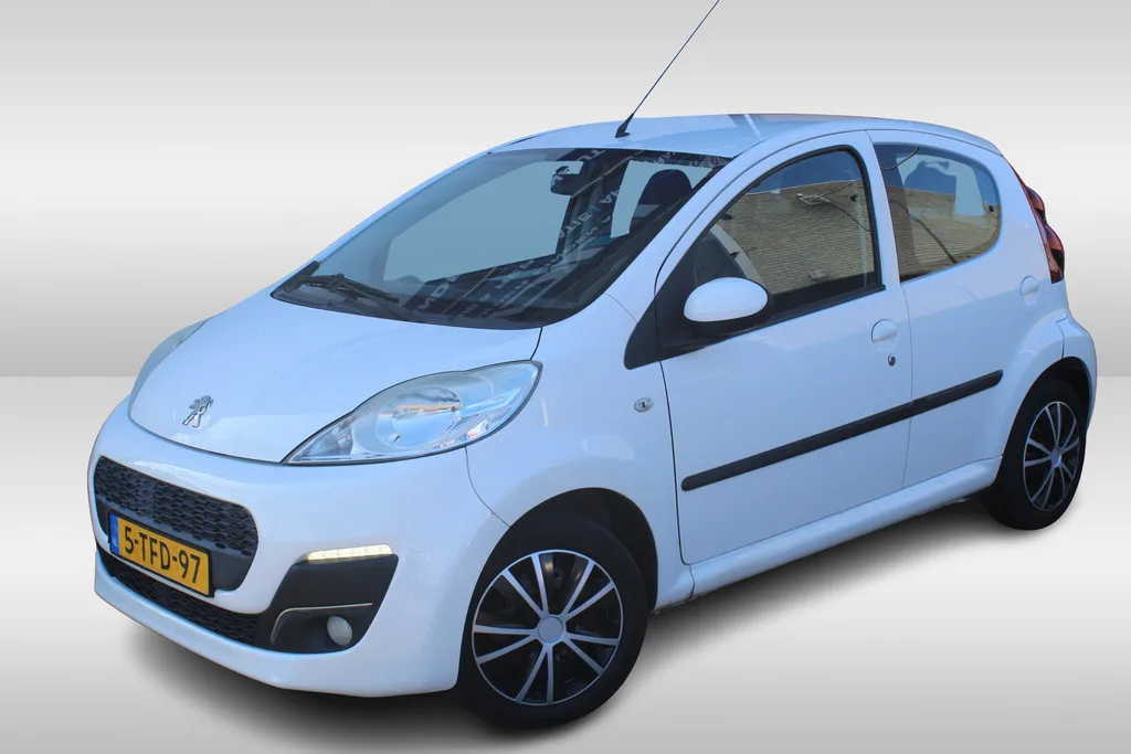 Peugeot 107 (2014) — foto 1