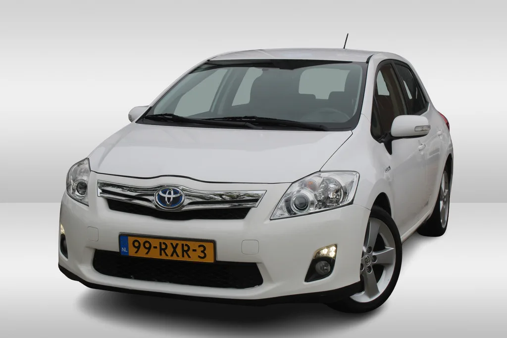 Toyota Auris (2011) — foto 1