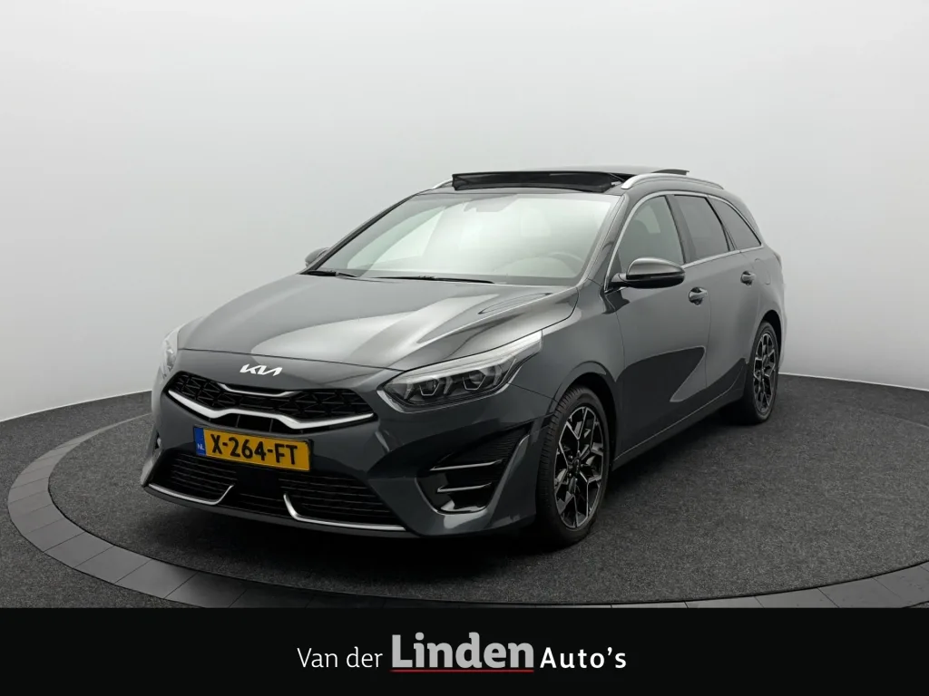 Kia Ceed Sportswagon (2023) — foto 1
