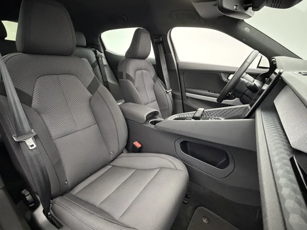 Polestar 2 (2023) — foto 1