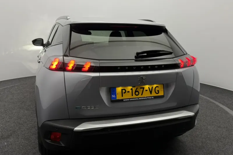 Peugeot e-2008 (2022)