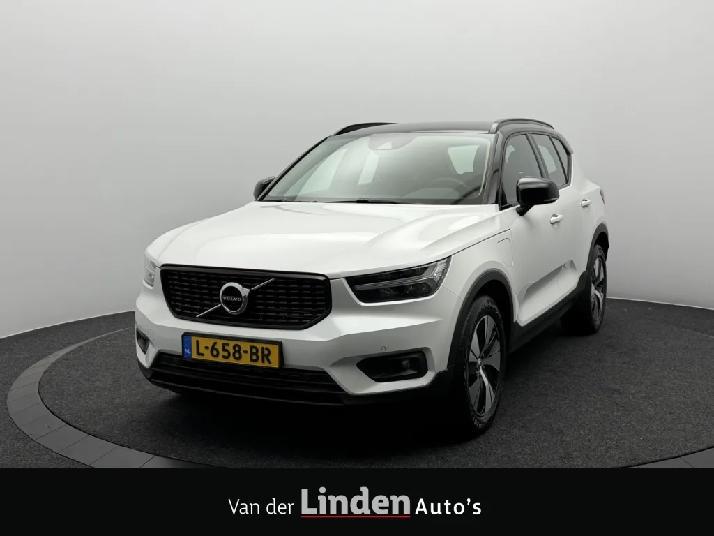 Volvo XC40 (2021) — foto 1