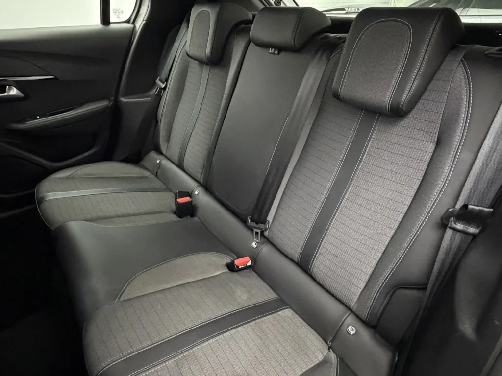 Peugeot e-208 (2021) — foto 1