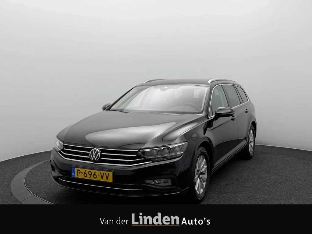 Volkswagen Passat (2022) — foto 1