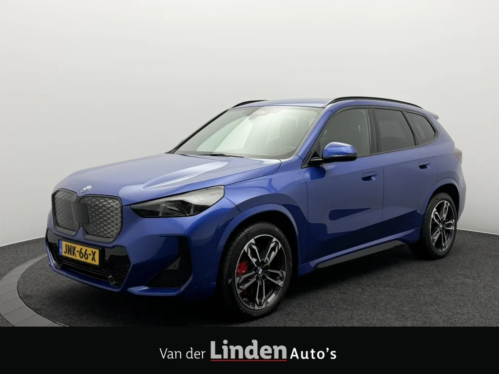 BMW iX1 (2025) — foto 1