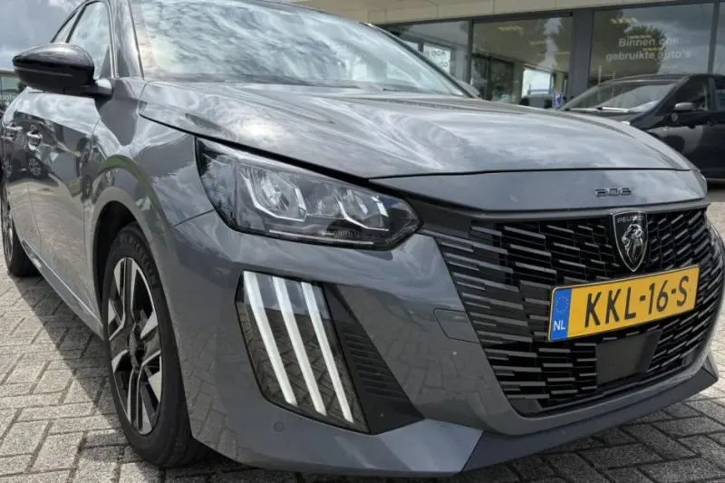 Peugeot 208 (2025)