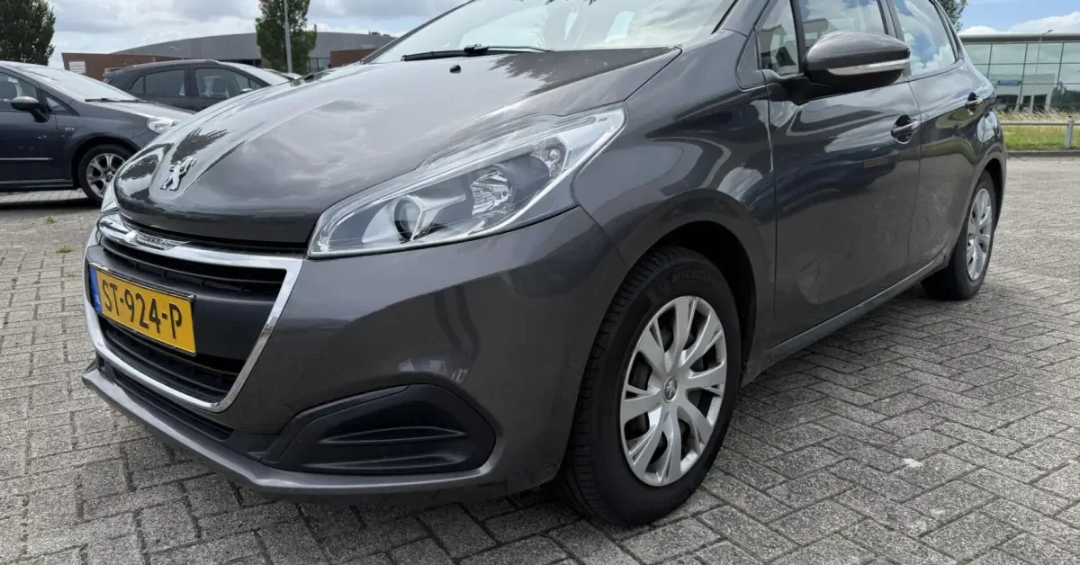 Peugeot 208 (2018) — foto 1